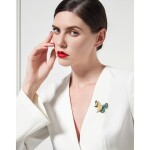 Exkluzivní brož se zirkony Jeanine - ručně háčkovaný motýl, Zlatá