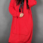 HOSH Pletené šaty EVELYN s kapucí Barva: Bílá