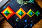 Kebo Toys Wedge it skládací pyramida duhové barvy 15 kusů