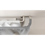 Stříbrná roztažitelná dvojitá garnýž 76-213 cm Umbra TWILIGHT pro zatemňovací závěsy