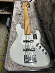 Fender American Ultra II Jazz Bass V MN AVL (rozbalené)
