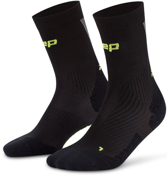 CEP dámské běžecké kompresní vysoké ponožky ULTRALIGHT 4.0 - black/grey Velikost: III (Vel. chodidla 37-40)