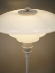Louis Poulsen Stolní lampa PH 3/2 Glossy Beige, béžová barva, sklo, kov, plast