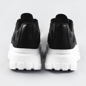 Černé dámské sportovní boty na platformě model 17258788 černá XL (42)