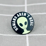 Pinarna.cz Mimozemšťan - Humans aren't real / Lidé nejsou skuteční