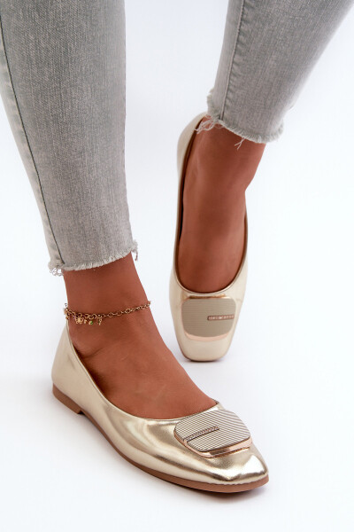 Dámské baleríny z eko kůže se zlatým zdobením Edoslli 37