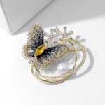 Exkluzivní brož Swarovski Elements Accia - motýl, Zlatá