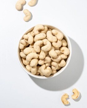 Vilgain Kešu v čokoládě – bílá čokoláda 250 g