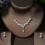 Souprava šperků Swarovski Elements Courtney, Bílá/čirá 50 cm + 9 cm (prodloužení)