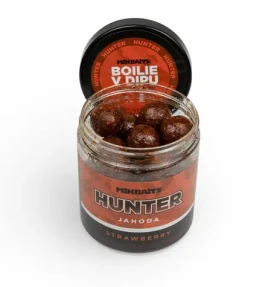 Mikbaits Hunter Jahoda / Boilie v dipu / 250 ml / 24 mm