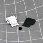 Pinarna.cz Toaleťák - Sh*t happens / Občas se to prostě pose*e