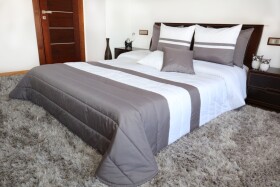 DumDekorace Přikrývky na manželskou postel bílo šedé barvy Šířka: cm Délka: cm