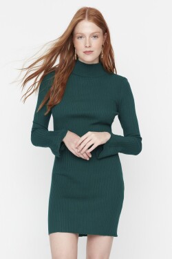 Trendyol Smaragdově zelené midi pletené zboží Základní šaty vysokým výstřihem