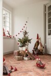 Maileg Vánoční skřítek Pixy Mini D, červená barva, béžová barva, textil