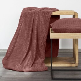 Kvalitní tmavě růžová deka Šířka: 70 cm | Délka: 160 cm Šířka: 70 cm | Délka: 160 cm
