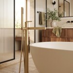 REA - Volně stojící baterie Grace Brush Gold REA-B2236