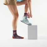Dámské merino turistické ponožky SMARTWOOL Women's Hike Light Cushion Retro Floral, Purple Iris velikost: 38-41 (M)