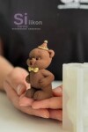 Dortisimo SilikonForms silikonová forma 3D Medvídek sfoukávající svíčky