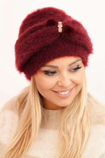 Dámská zimní čepice huňatá s ozdobou a kožešinou bordová UNI