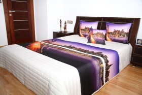 DumDekorace Přehoz na postel s motivem Brooklin Bridge na fialovém podkladu Šířka: 220 cm | Délka: 240 cm