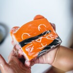 ALMARA SOAP Přírodní dětské mýdlo My happy Tiger 100 g - Almara Soap Designové mýdlo pro děti My Happy Tiger - pomeranč, oranžová barva