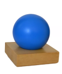 Moyo Montessori Moyo Montessori Geometrická tělesa s podstavci a krabicí