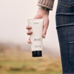 SCOTTISH FINE SOAPS Hydratační tělový krém Au Lait 200 ml, bílá barva, plast