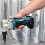 Makita DJN161Z / Aku nůžky na plech / 18V / 1.900 z-min / zdvih 7 mm / výkon až 2.5 mm / bez Aku (DJN161Z)