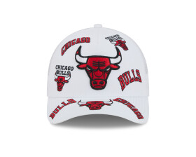 New Era Pánská kšiltovka Chicago Bulls NBA 9FORTY M-Crown A-Frame Trucker All Over bílá