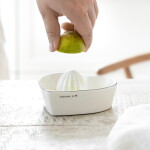 Bastion Collections Keramický lis na citrony Squeeze it, bílá barva, keramika