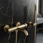 REA - Vanová baterie Lungo Grip Brush Gold REA-B6398