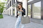 Stylová kabelka Reisenthel Daily Shopper Summerstripes black