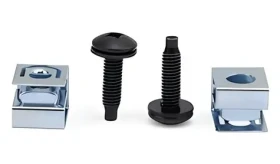 StarTech Šrouby a klecové matice 10-32 19,05 mm černá / Montážní sada pro rack / 50 ks (CLPSCRW1032)