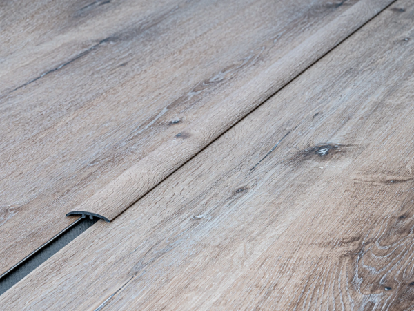 Podlahový přechodový profil – SPC RIGID MULTI Calgary EF system, d. 1,2 m; š. 50 mm