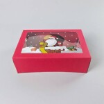 Dortisimo Vánoční dárková krabice červená s okénkem Santa v komíně (22,3 x 15,1 x 7,1 cm)
