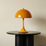 Louis Poulsen Přenosná lampa Panthella 250 Opaque Orange, oranžová barva, plast