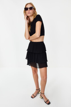Trendyol Černá plisovaná sukně volánky šifonu, mini tkaná sukně