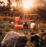 SCOTTISH FINE SOAPS Sůl do koupele pro muže Thistle & Black Pepper 500 g, oranžová barva, sklo