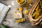 Almara Soap Přírodní mýdlo Babiččina zahrádka, žlutá barva