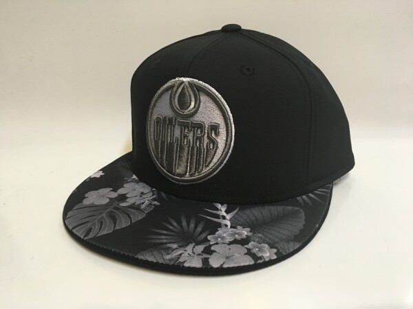 Reebok Pánská kšiltovka Edmonton Oilers NHL Hawaii Flat Flex Distribuce: USA