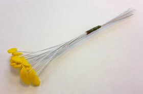 Dortisimo Pestíky P07 lilie žlutá (13 ks - 13 cm)