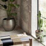 MADAM STOLTZ Obal na květináč z recyklovaného hliníku Hammered Brass větší, zelená barva, kov