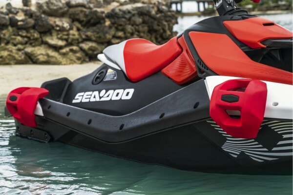 Fendr Sea-Doo LinQ Lite ke skútrům Sea Doo Spark 2024-2025