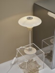 Louis Poulsen Stolní lampa PH 2/1 Glossy Beige, béžová barva, kov, plast