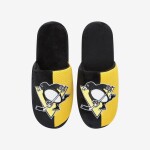 FOCO Pánské pantofle Pittsburgh Penguins Team Logo Staycation Slipper Velikost: EU