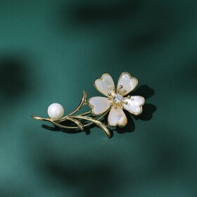 Brož s perlou a zirkony Benjamina - květina, Zlatá