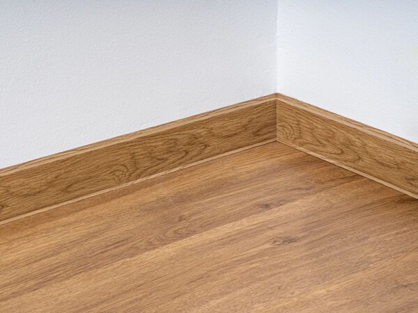 Vnitřní roh k soklové liště CD60 – Golden/Hamilton