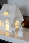 Räder Porcelánový svícen domeček Thatch Large, bílá barva, porcelán