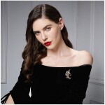 Brož se zirkony a krystaly Swarovski Elements Carolina - květina, Zlatá