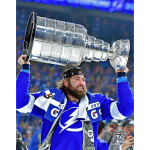 Fanatics Fotografie Pat Maroon Tampa Bay Lightning 2021 Stanley Cup Champions Raising Cup Photograph 8" x 10"